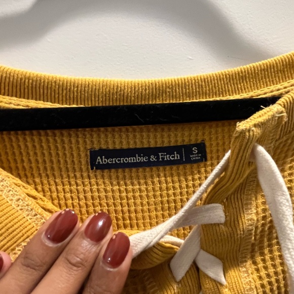 Abercrombie & Fitch Mustard Long Sleeve Tee - Picture 4 of 5